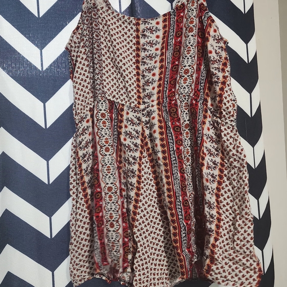 Floral Pattern Romper - Picture 2 of 4